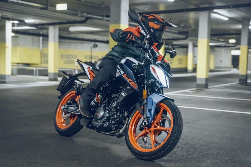 लॉन्च हुई नई KTM Duke 160: जानिए कीमत, माइलेज, धांसू फीचर्स और दमदार परफॉर्मेंस!