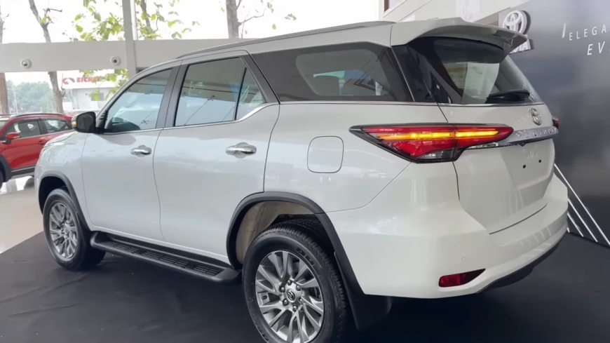 Fortuner 2025: टोयोटा फॉर्च्यूनर 2025 मॉडल, दमदार अपडेट्स और नई कीमत की पूरी जानकारी!